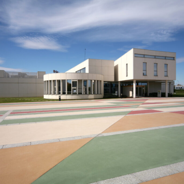 CST - Bâtiments site Magny-les-Hameaux - 2007